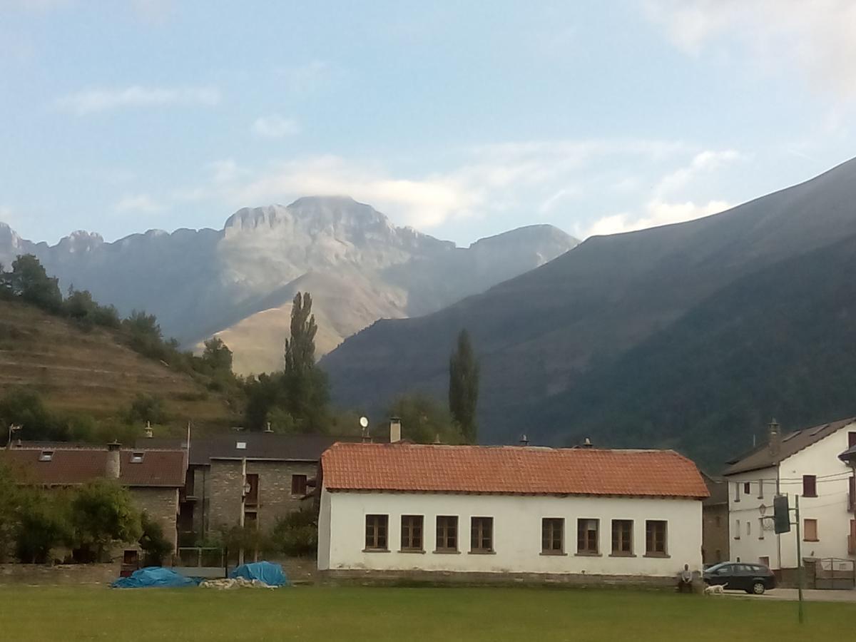 Albergue El Ultimo Bucardo Linás de Broto Exterior foto